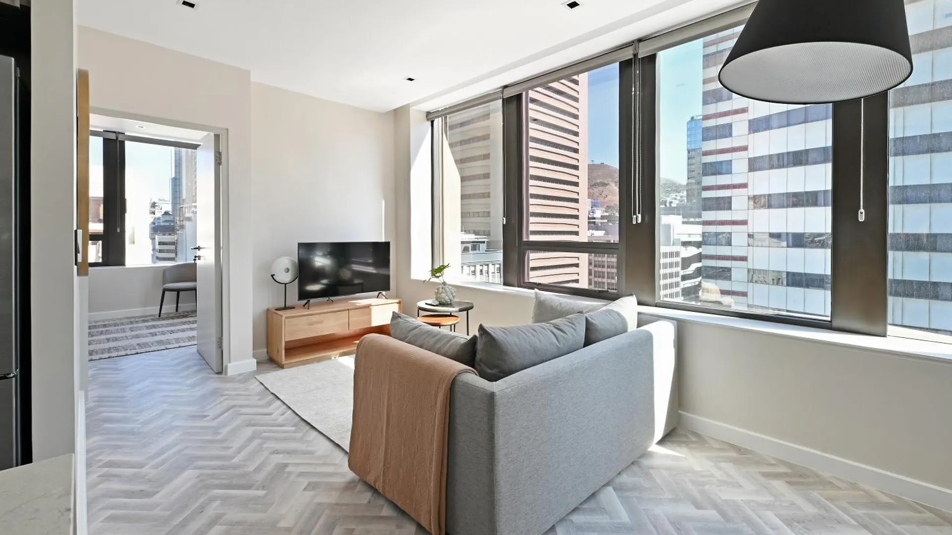Daire Stylish 1-Bed Foreshore Apt Modern Comfort & Views Cape Town Güney Afrika